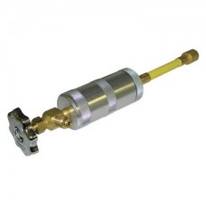 Injektor na olej a kontrastnú látku